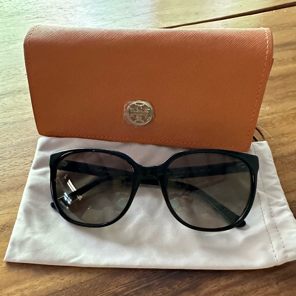 New Tory Burch Black Polarized Sunglasses with Pouch and Suede Hard Case.